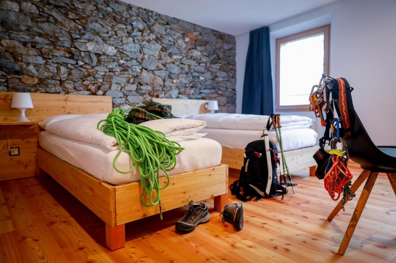 Bed&Bike Tremola San Gottardo Hotel Airolo Kültér fotó