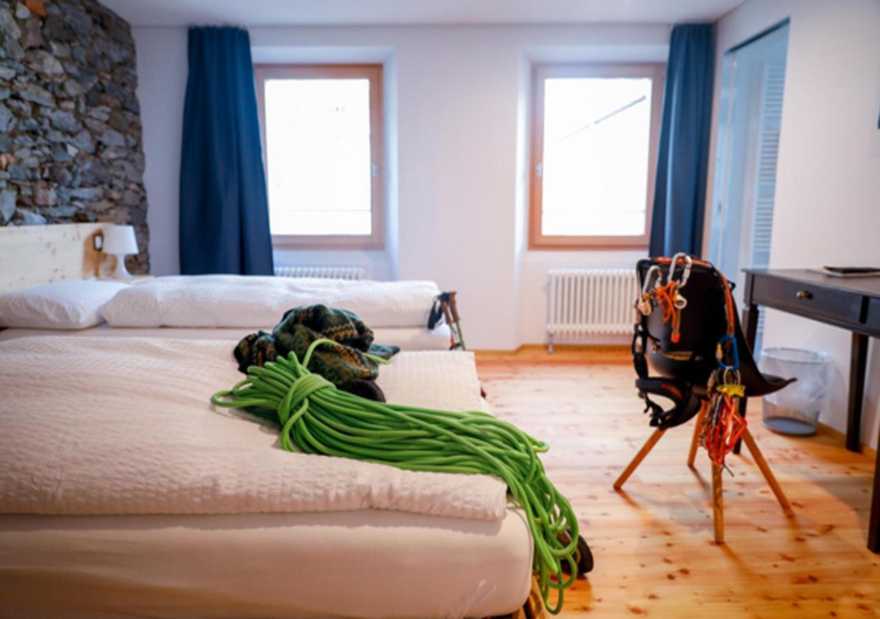 Bed&Bike Tremola San Gottardo Hotel Airolo Kültér fotó