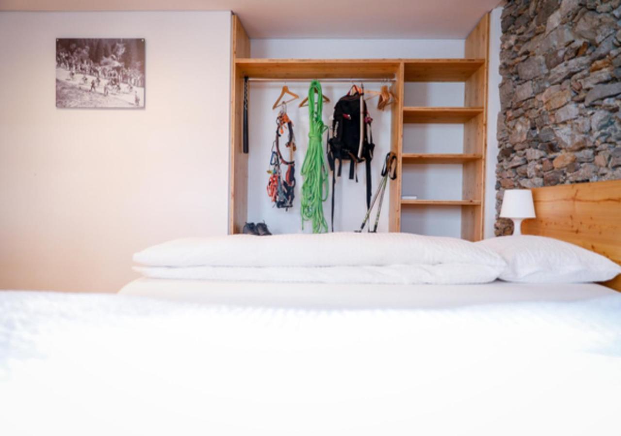 Bed&Bike Tremola San Gottardo Hotel Airolo Kültér fotó