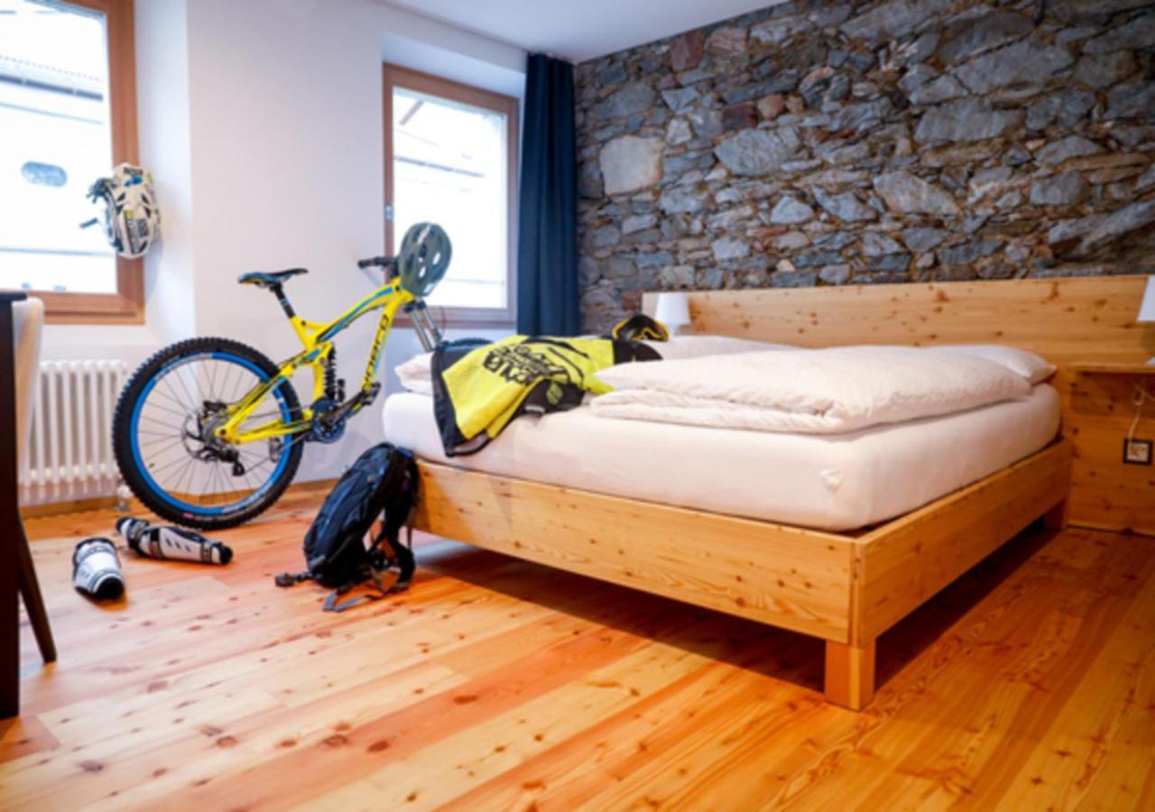 Bed&Bike Tremola San Gottardo Hotel Airolo Kültér fotó
