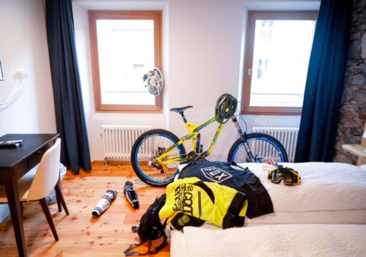 Bed&Bike Tremola San Gottardo Hotel Airolo Kültér fotó